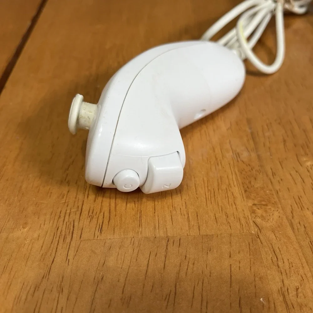 Official OEM 2 Pack Pair White Nintendo nunchucks‎ for Nintendo Wii